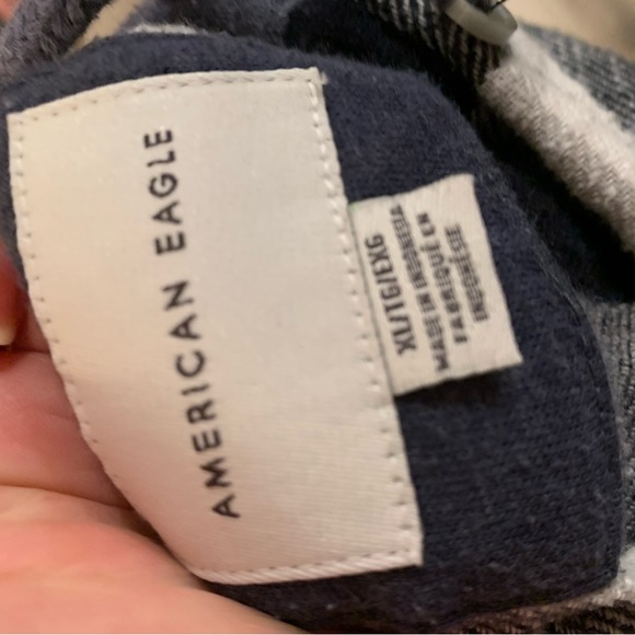 A&E oversized cropped flannel - Picture 2 of 3